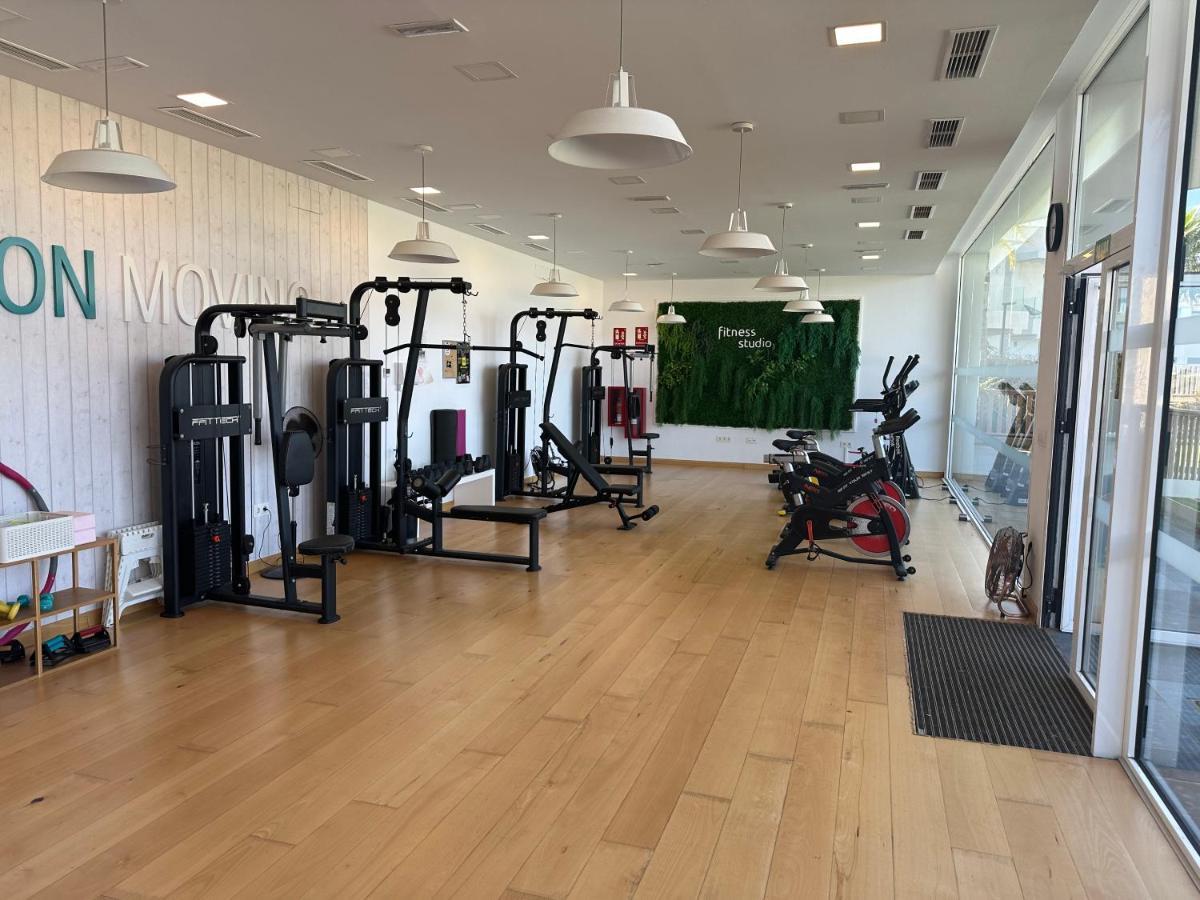 2-Bedroom-Apartment With A Terrace, Pool, Gym مالقة المظهر الخارجي الصورة