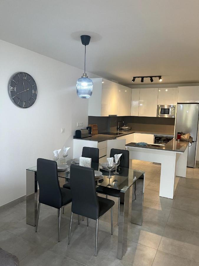 2-Bedroom-Apartment With A Terrace, Pool, Gym مالقة المظهر الخارجي الصورة