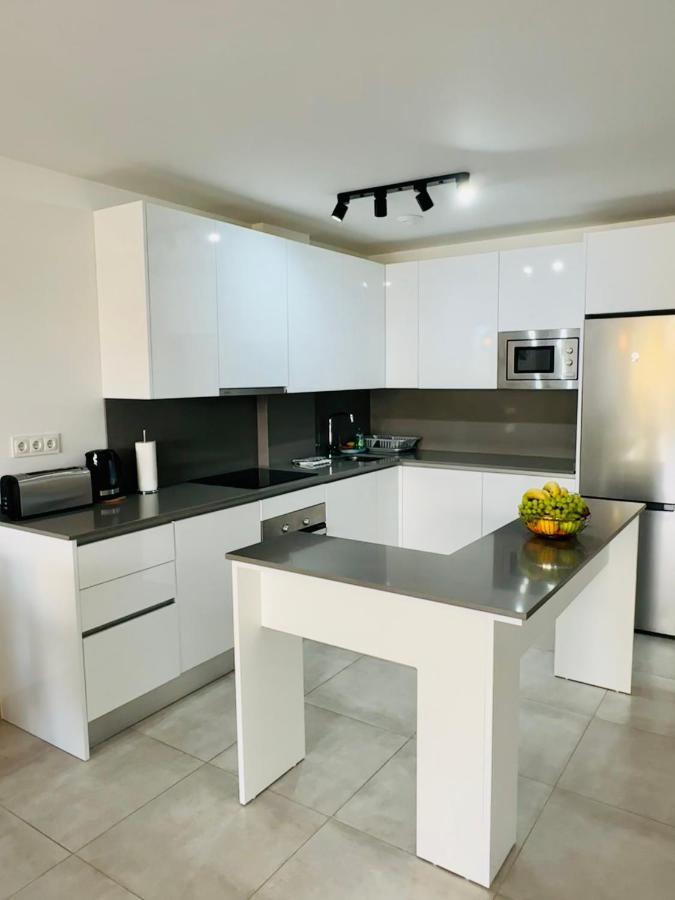 2-Bedroom-Apartment With A Terrace, Pool, Gym مالقة المظهر الخارجي الصورة
